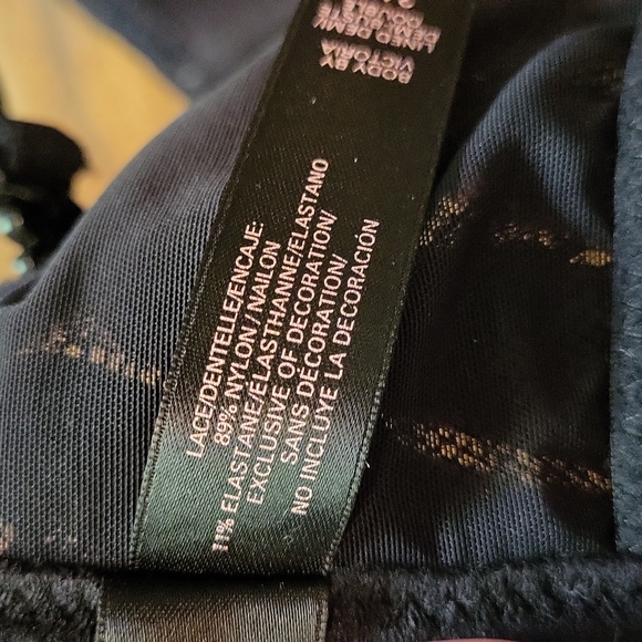 Victoria's Secret Bra - Picture 7 of 7